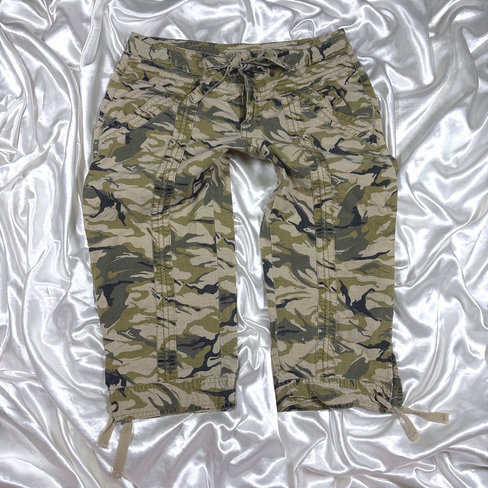 y2k Capri Pants Green Camo Excellent Arizona Jean Co Low Rise Cargo Utility